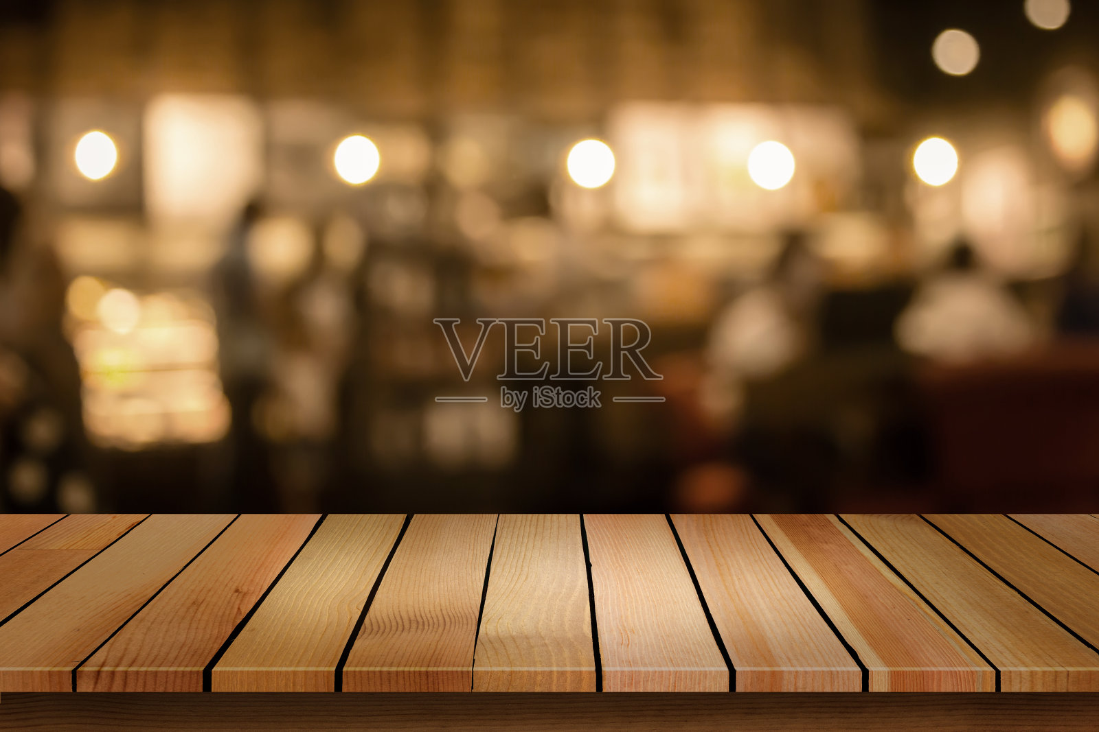 木质桌面上模糊的散景咖啡馆背景可以用于显示或蒙太奇您的产品照片摄影图片