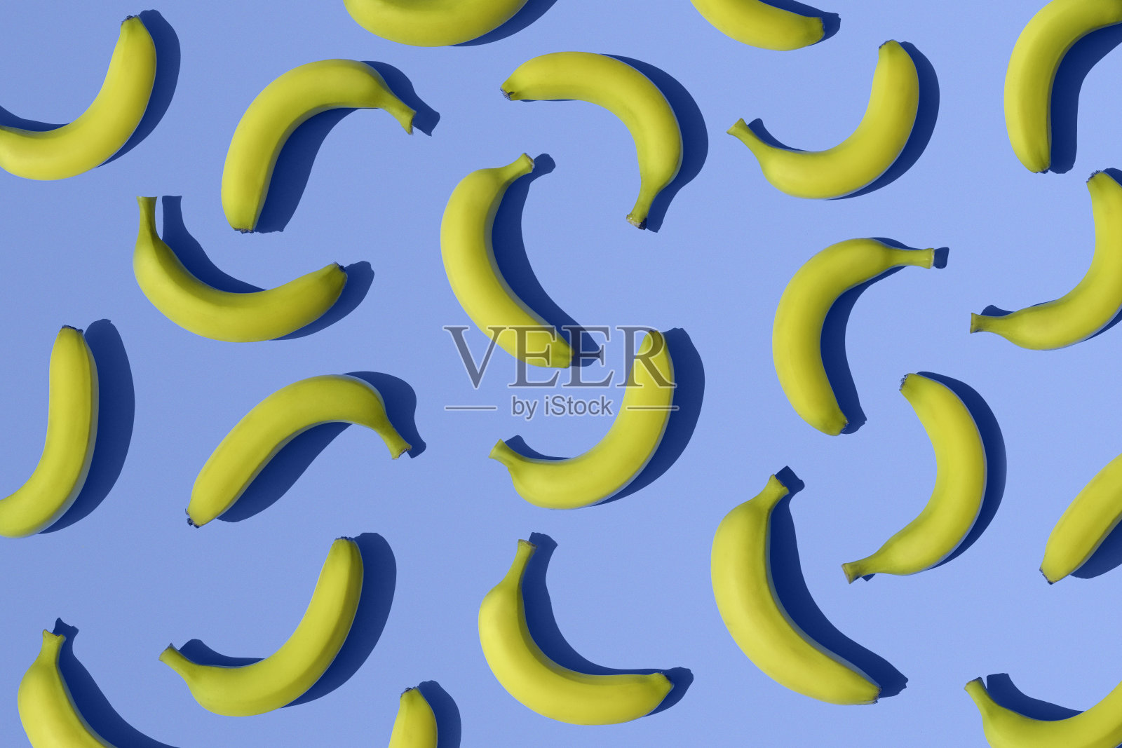 蓝色背景的香蕉背景图片素材