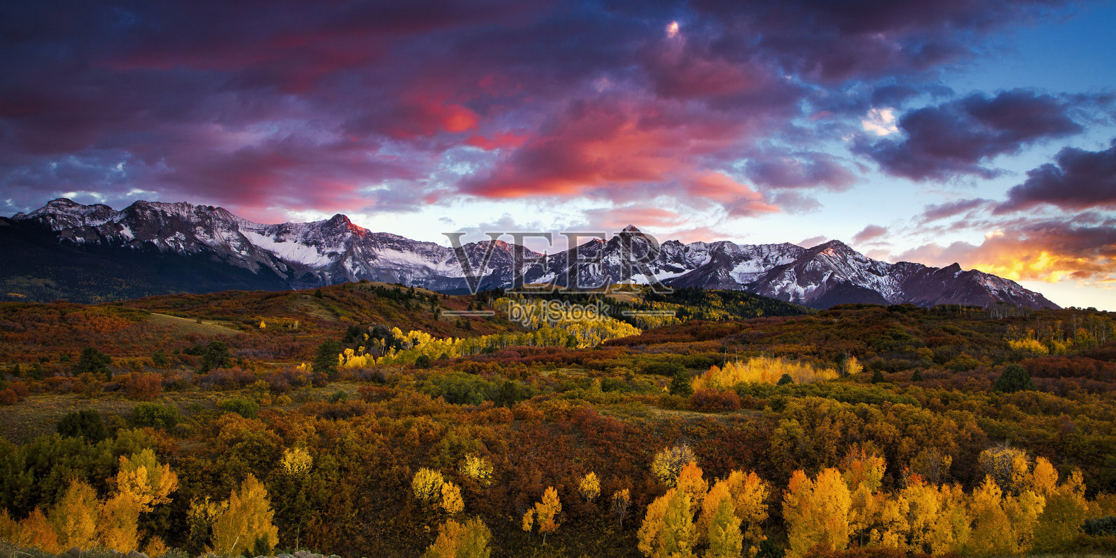 秋天的科罗拉多山脉照片摄影图片