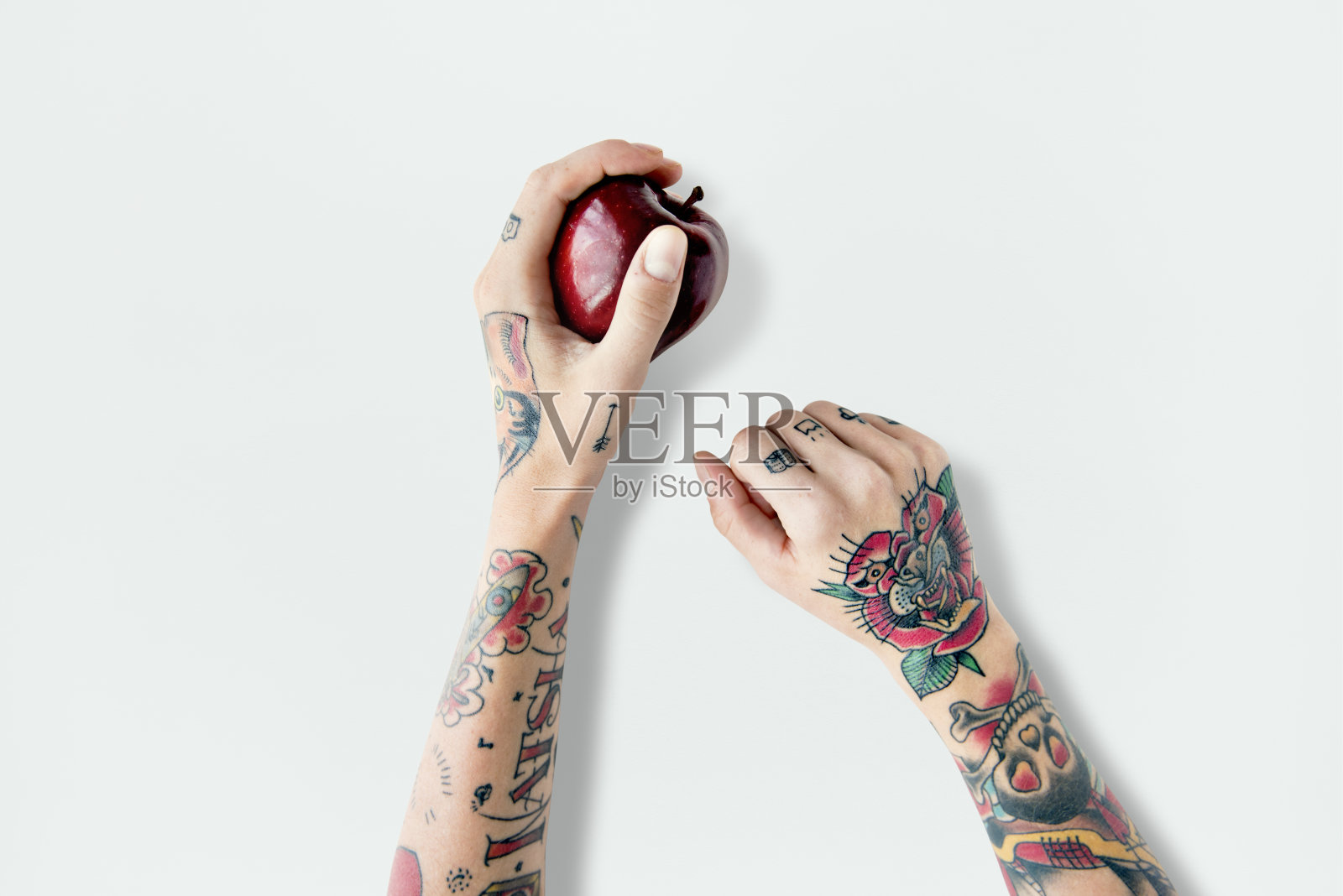 纹身苹果水果红色，新鲜，甜，多汁的概念照片摄影图片