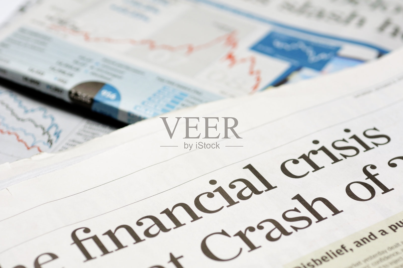 金融危机新闻的报纸头条特写照片摄影图片