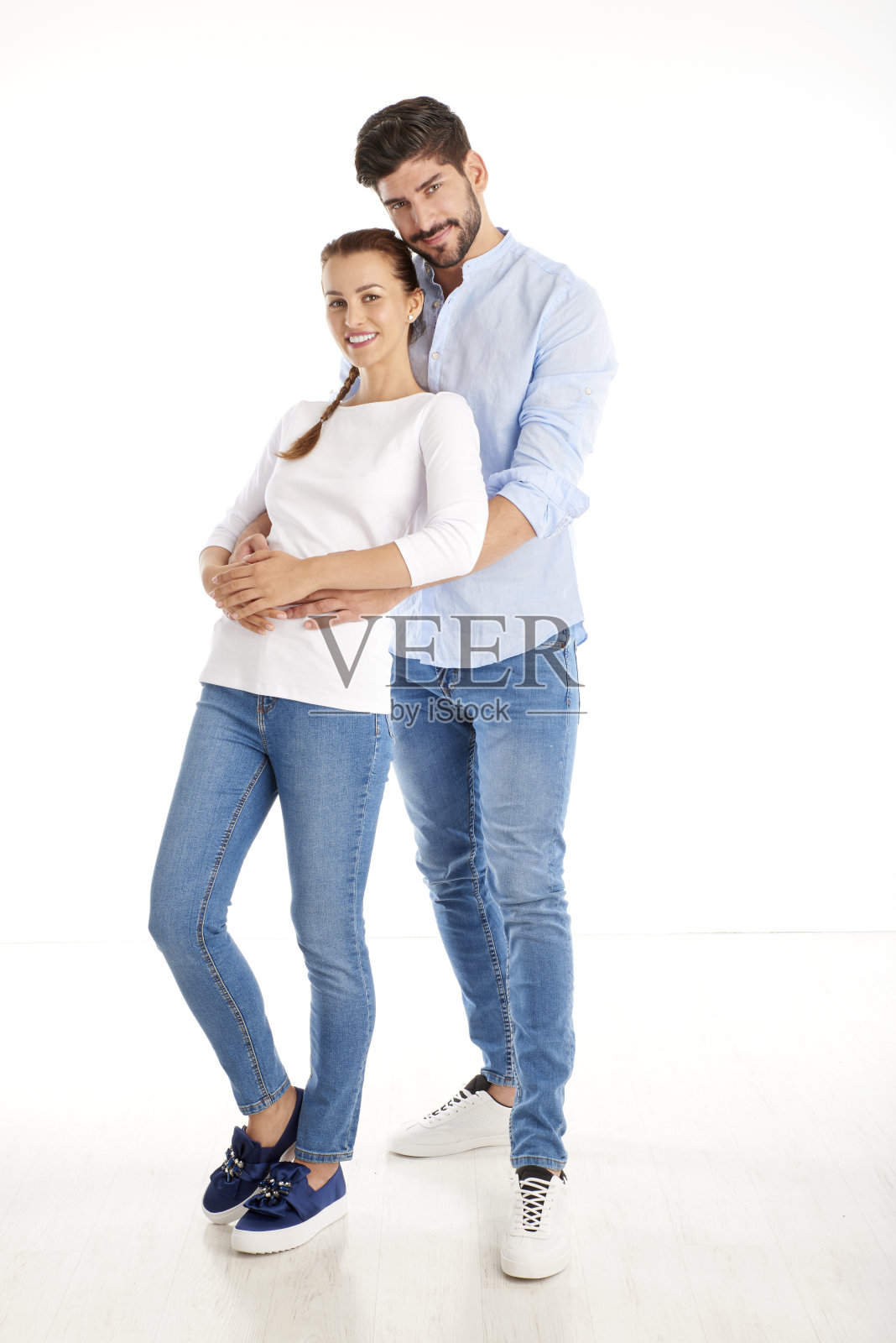 幸福的年轻夫妇肖像照片摄影图片