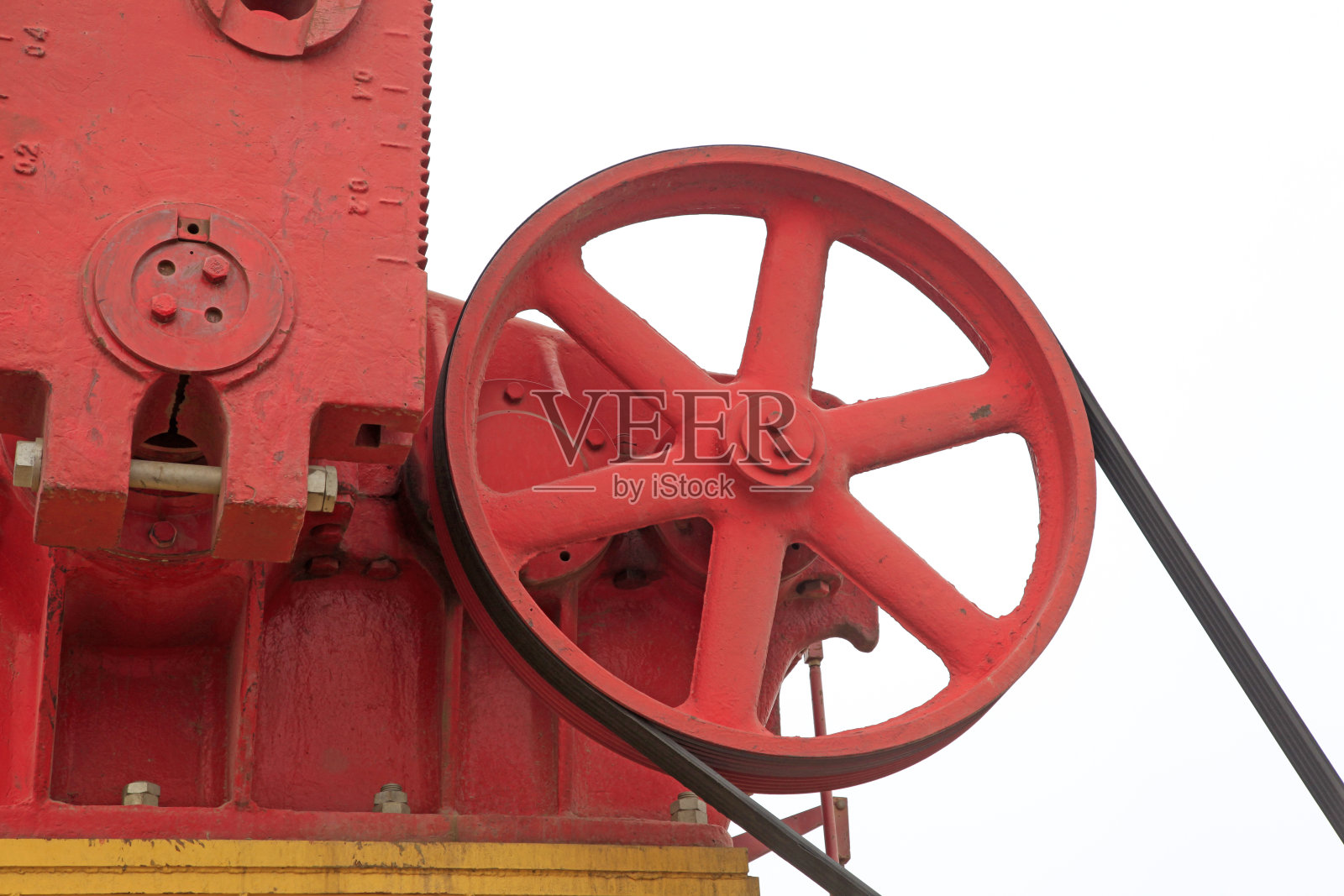 机械设备的红色车轮，特写照片照片摄影图片
