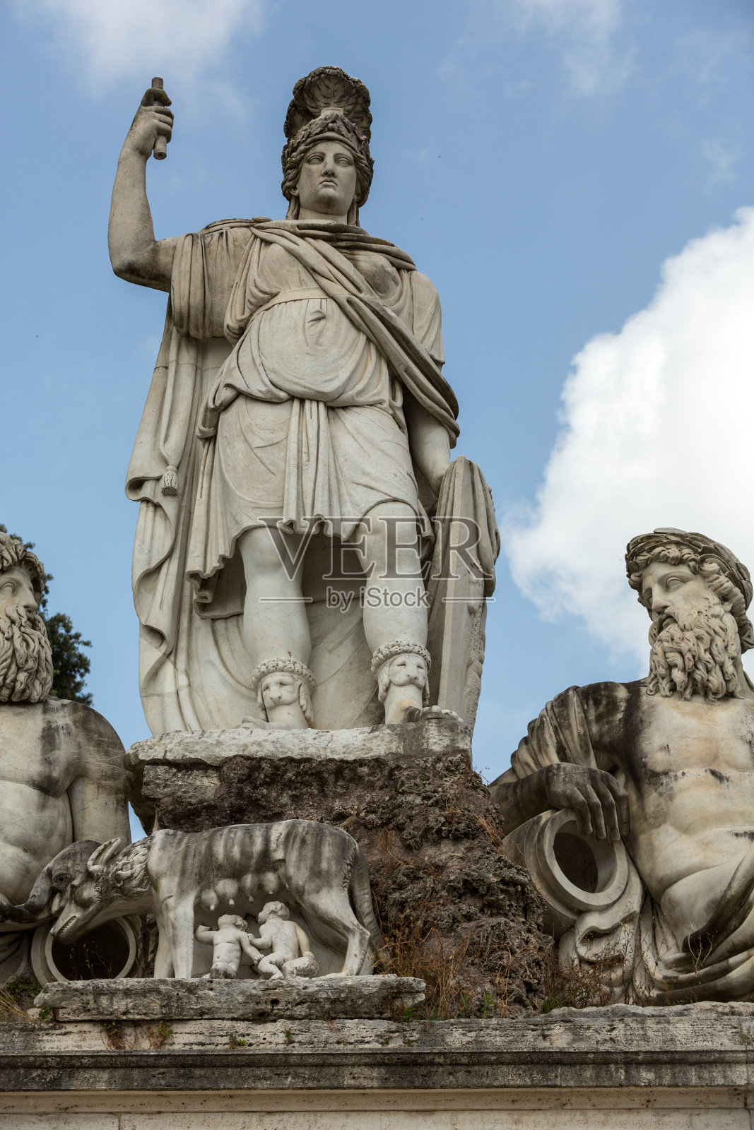 意大利，罗马——著名的波波罗广场上的平乔喷泉照片摄影图片