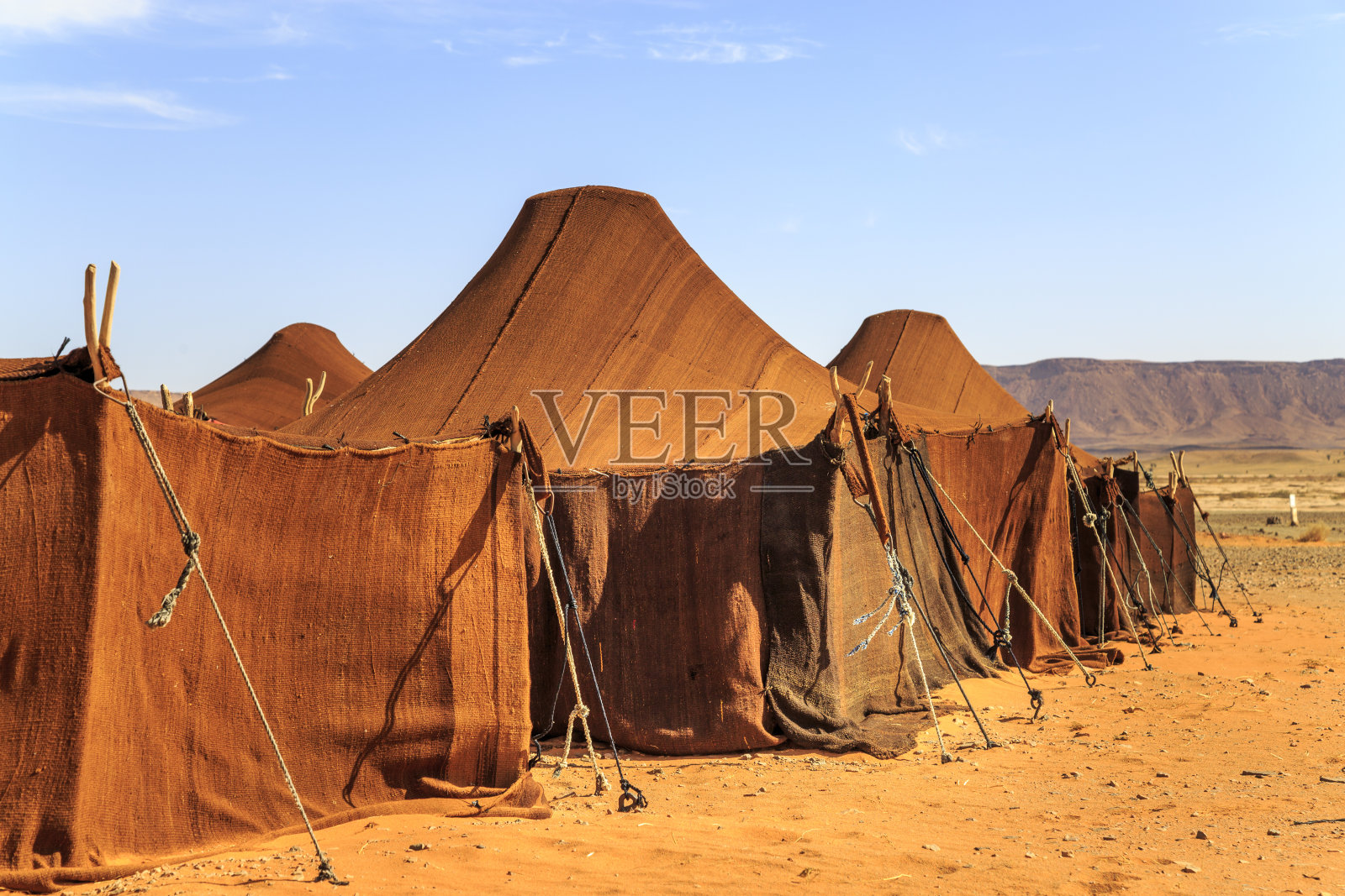 沙漠中的帐篷照片摄影图片