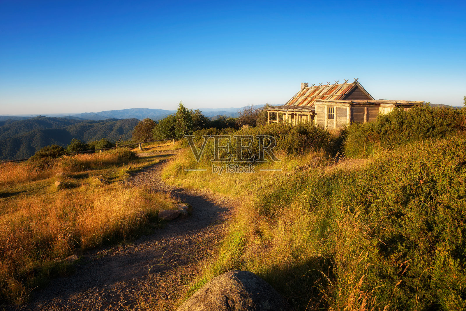 澳大利亚维多利亚阿尔卑斯的克雷格小屋照片摄影图片