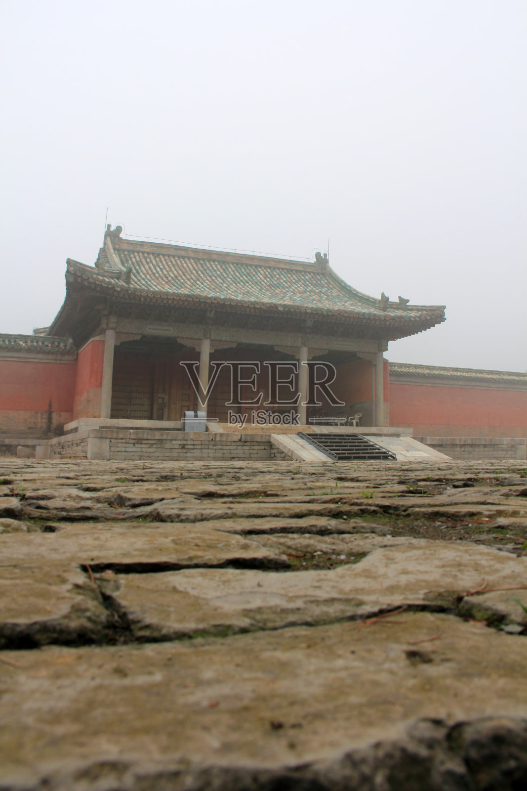 2012年5月13日，中国河北省遵化市，清代东王陵的宫殿建筑景观照片摄影图片