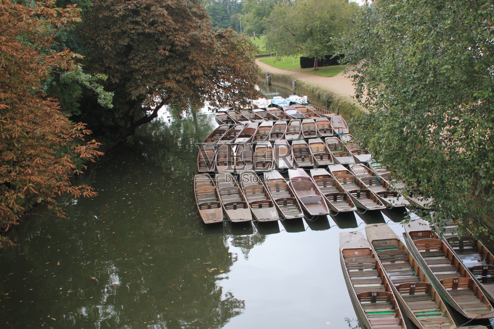 牛津河平底船照片摄影图片
