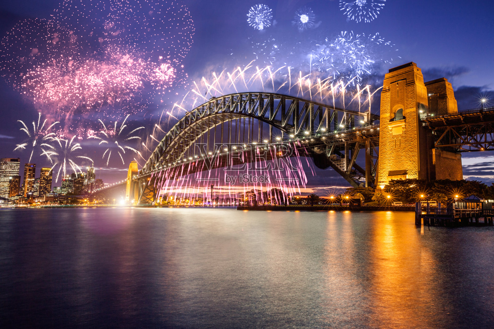 悉尼的新年焰火和庆祝活动照片摄影图片
