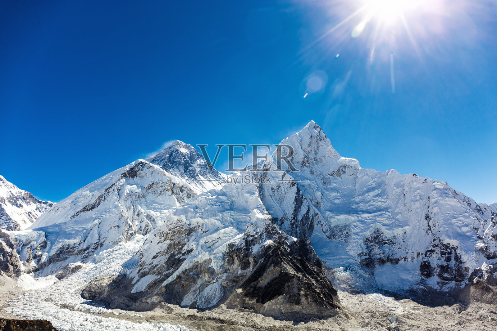 喜马拉雅山的雪山照片摄影图片