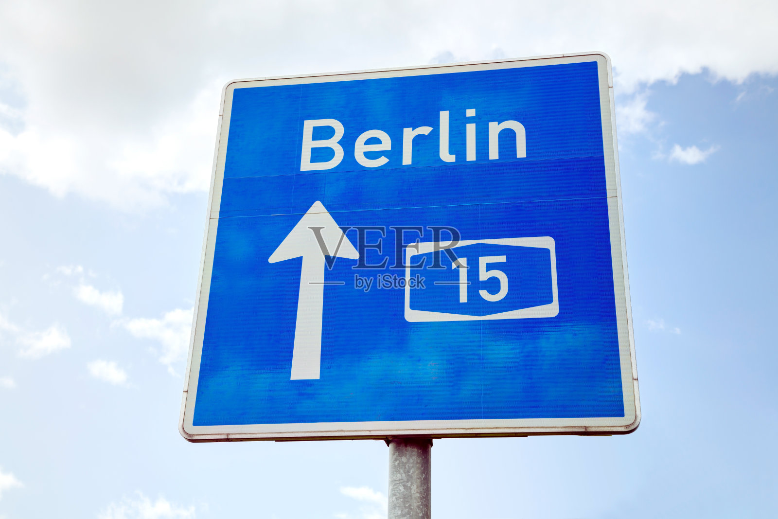 通往柏林的交通标志照片摄影图片
