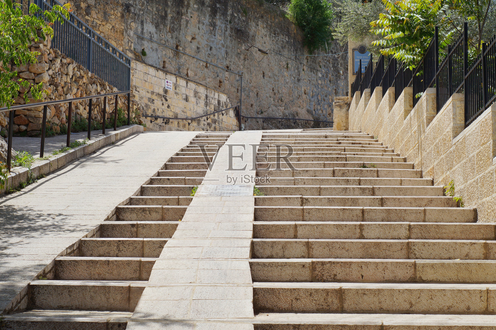 古石阶，以色列。照片摄影图片