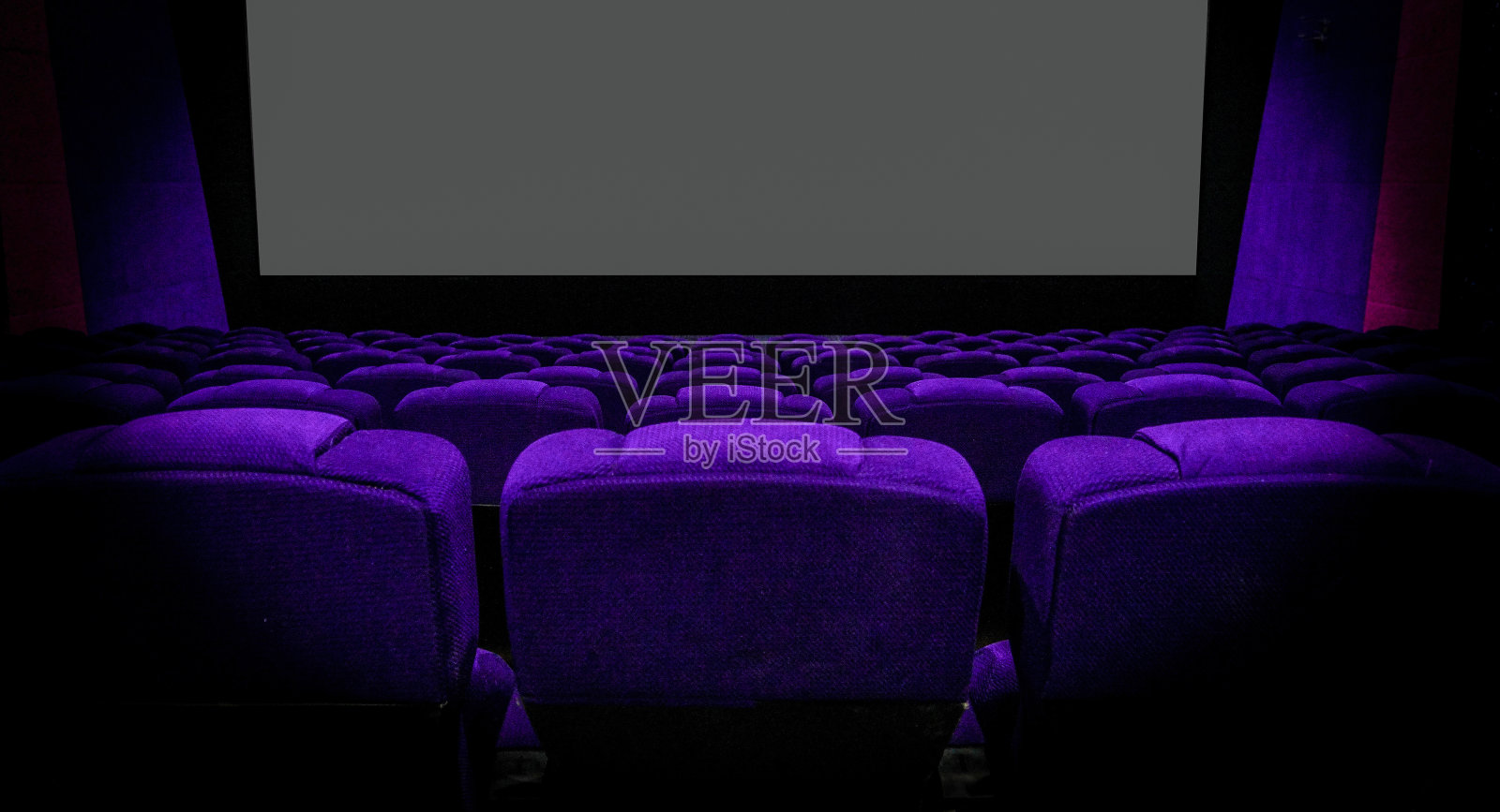 空电影电影院，没有人，紫颜色照片摄影图片