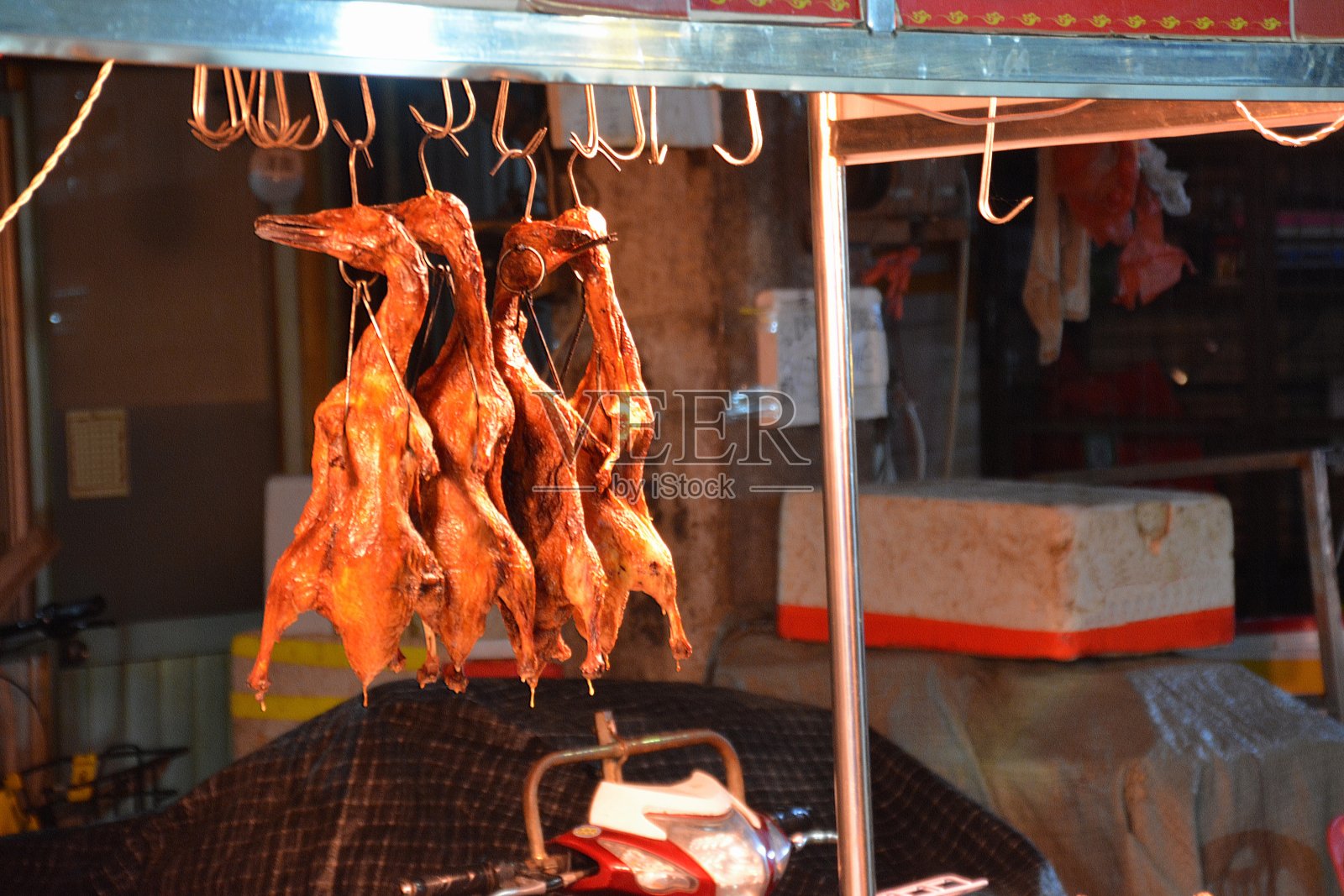 中国福建省厦门夜市的鸭肉摊照片摄影图片