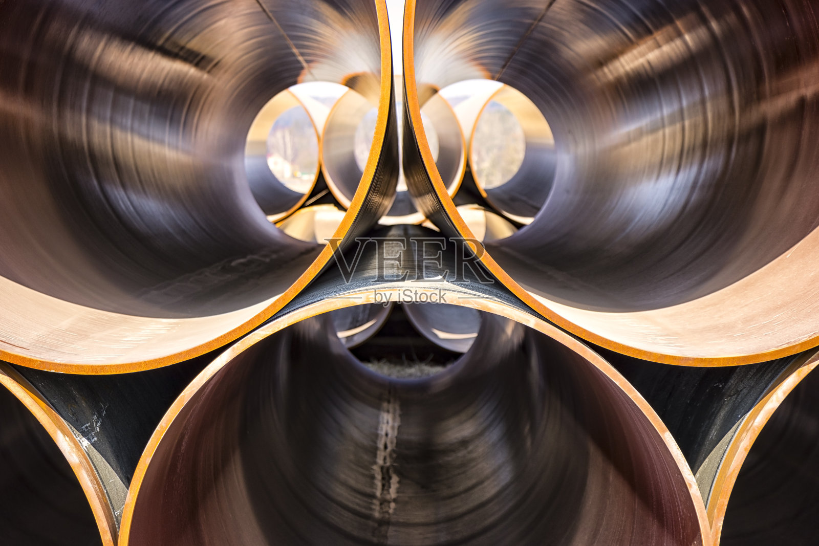 金属气管内，大型输气管道的一部分照片摄影图片