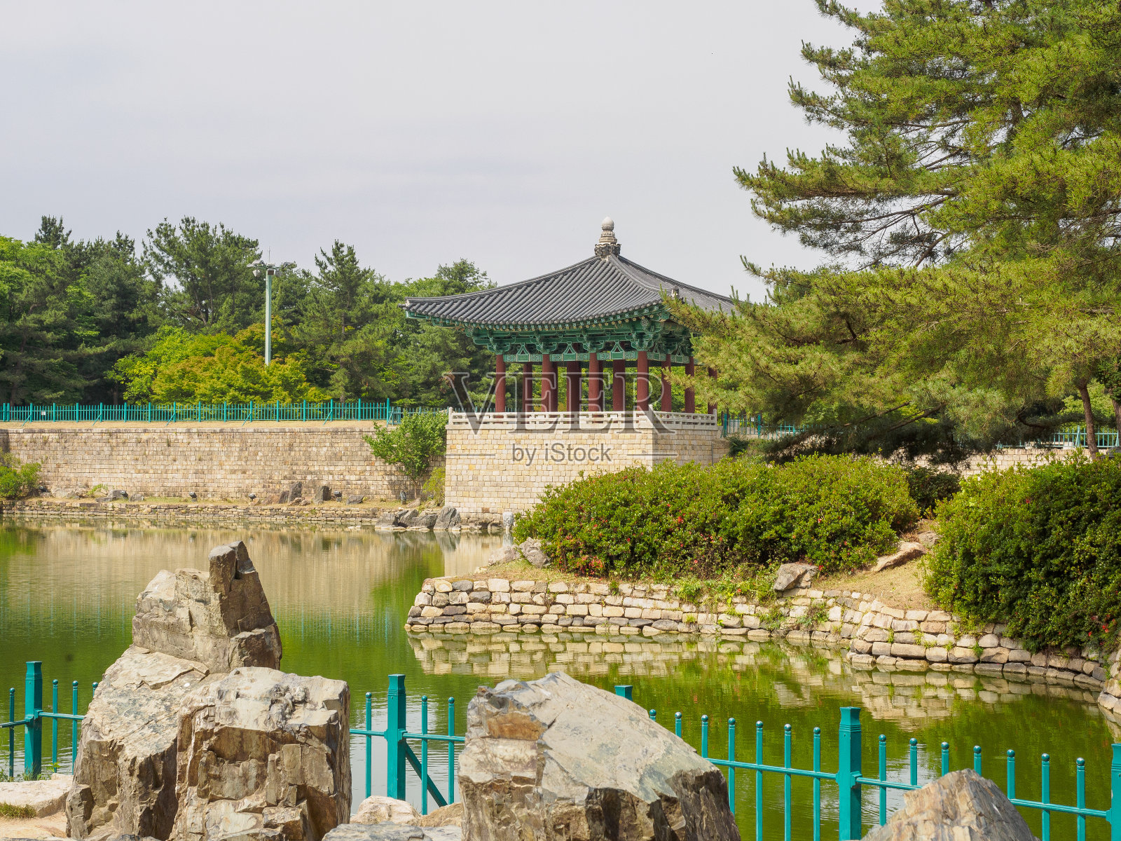 庆州的东宫和无底池照片摄影图片