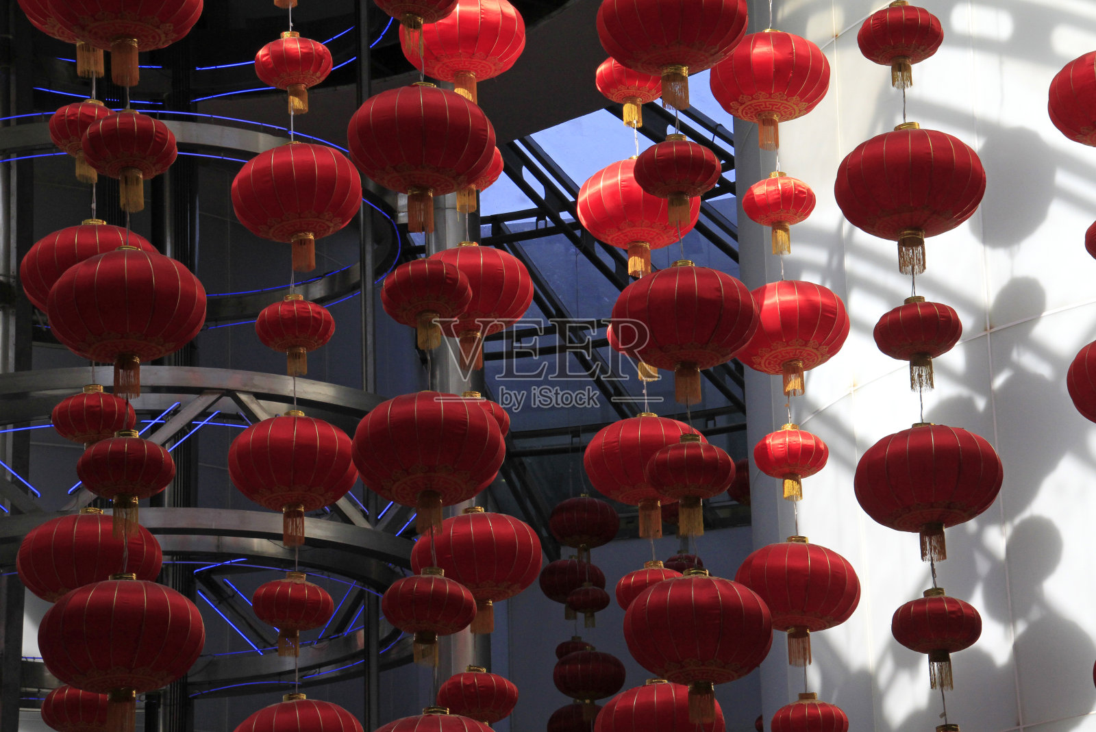 一排排的中国传统灯笼照片摄影图片