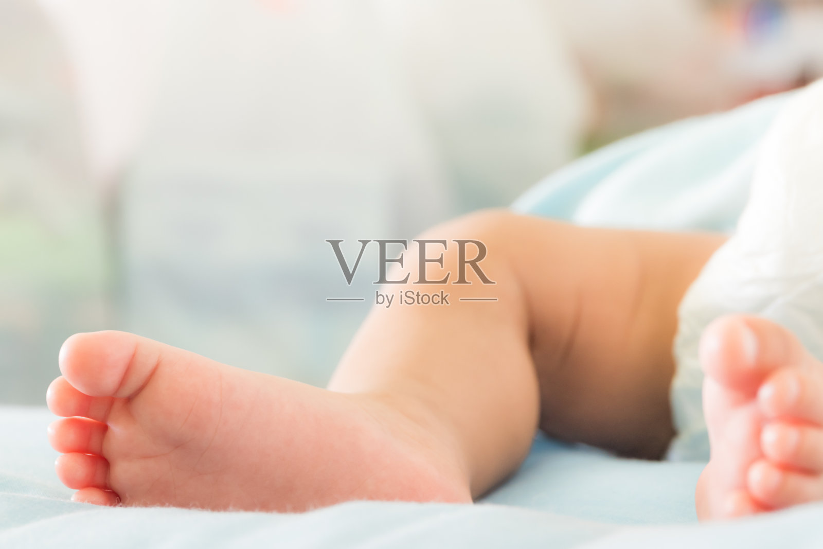 小脚，亚洲新生婴儿照片摄影图片