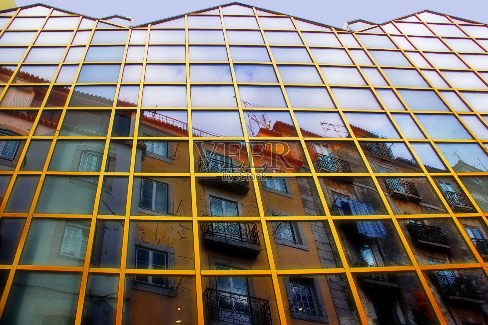 对现代玻璃建筑的反思照片摄影图片