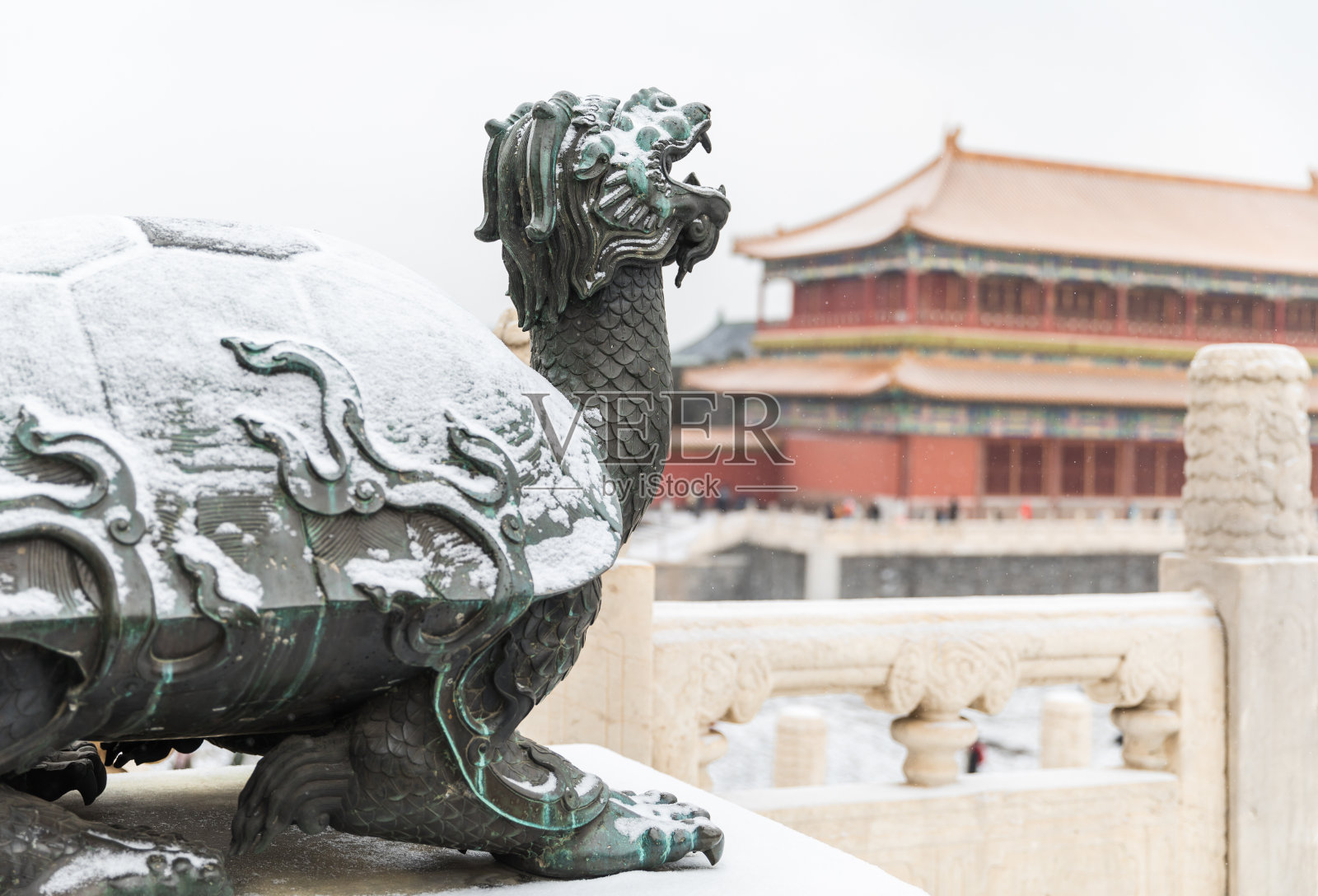 北京紫禁城青铜龙龟雕像照片摄影图片