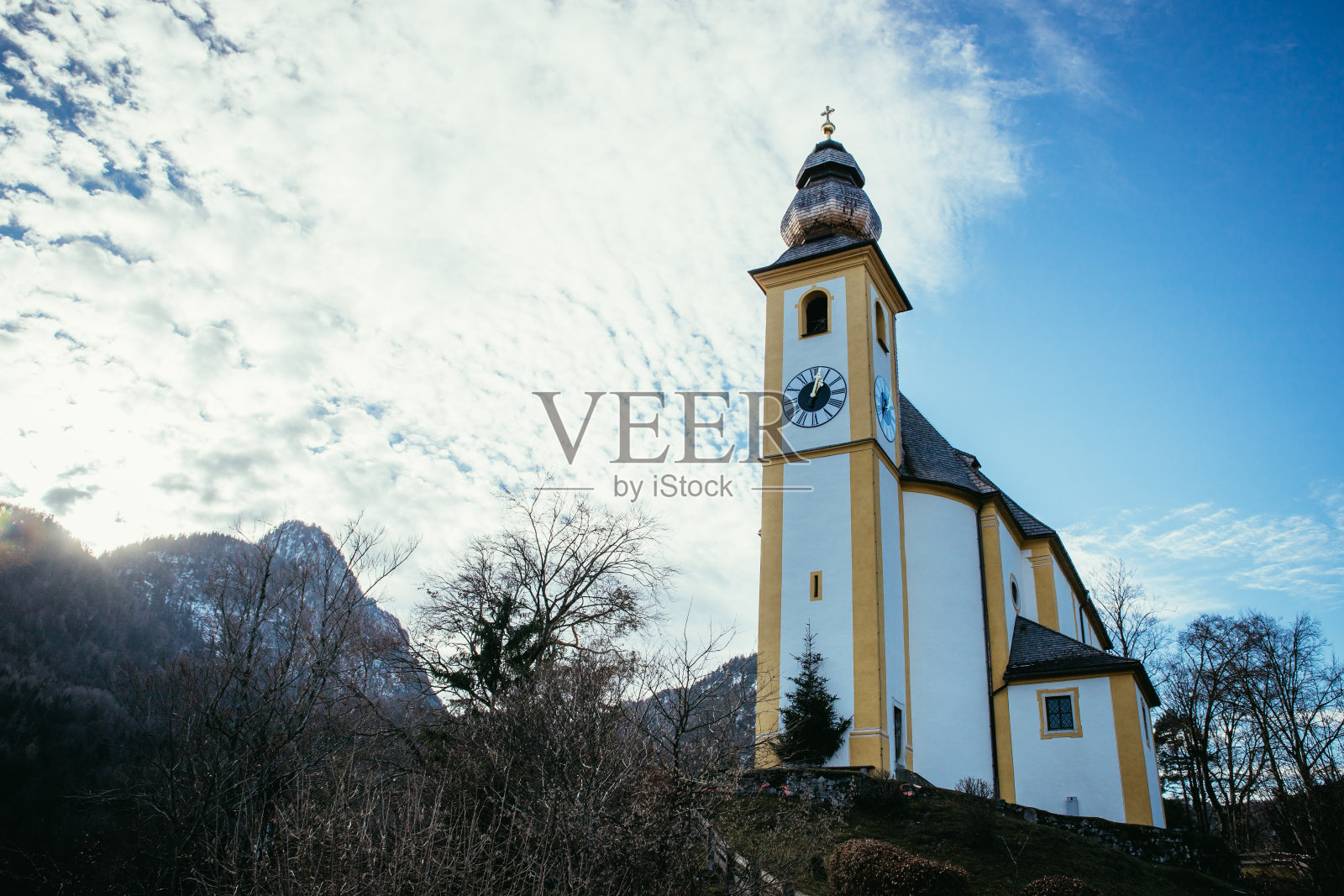 德国山上可爱的小教堂照片摄影图片