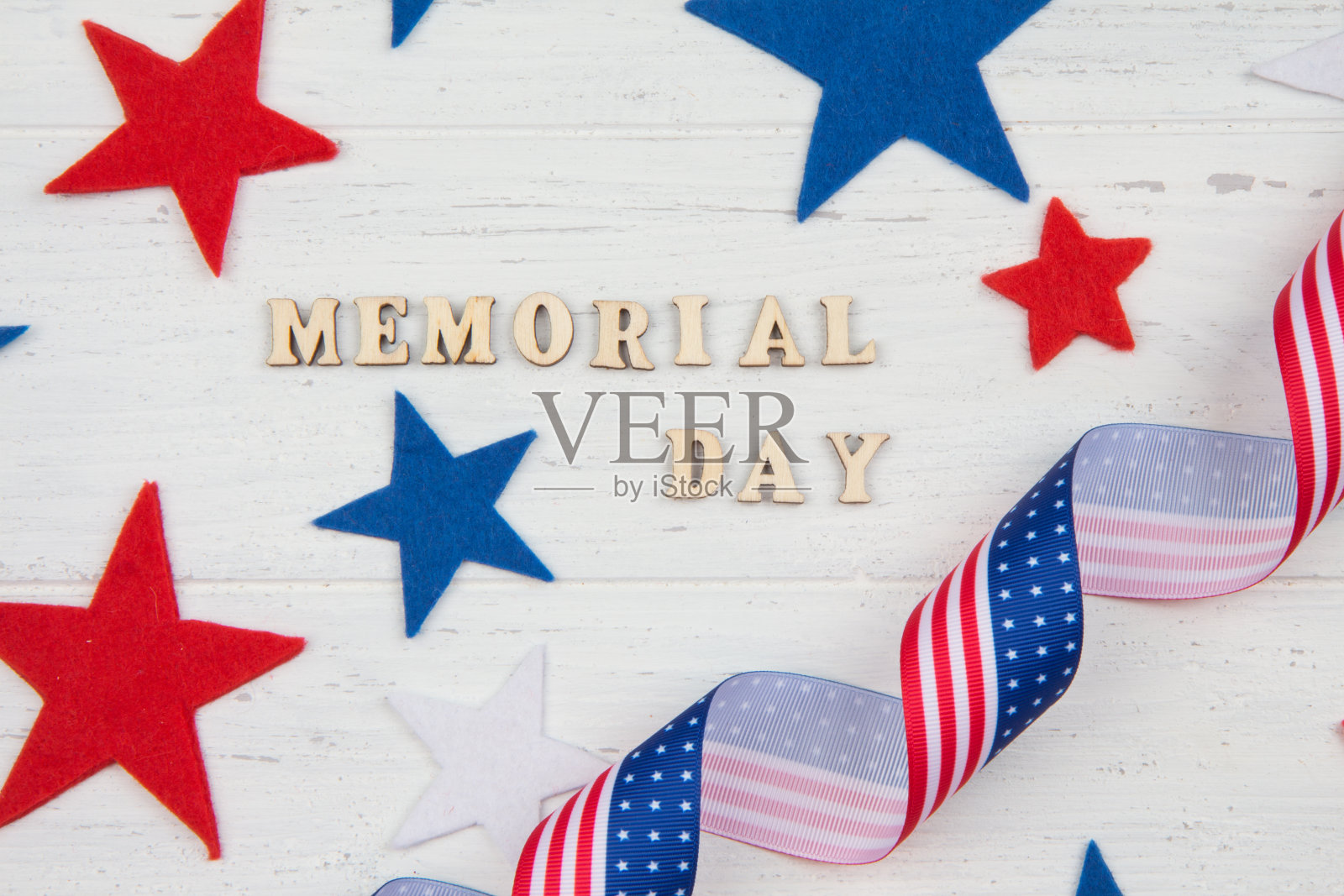 美国国旗彩带，星星和碑文阵亡将士纪念日照片摄影图片