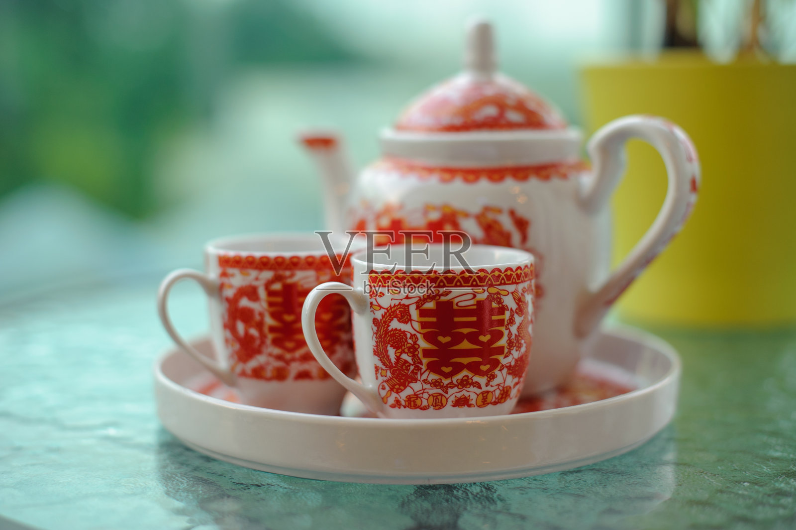 中国婚礼用的传统茶具照片摄影图片