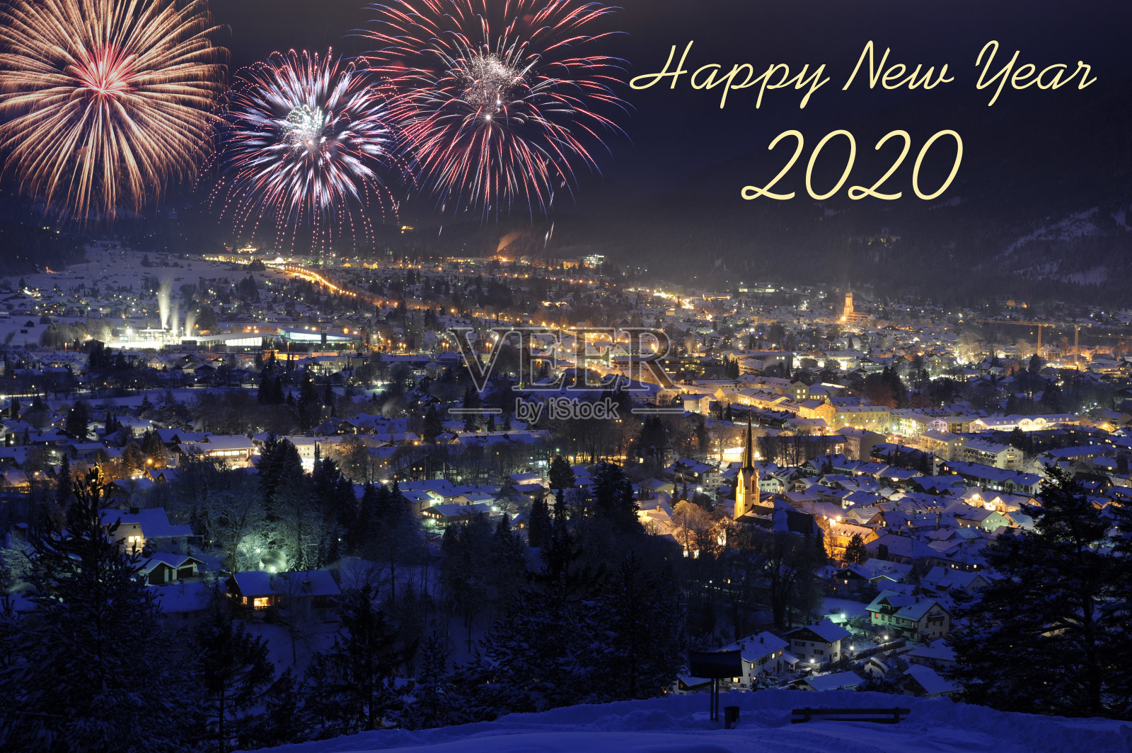 加米施-帕滕基兴市燃放烟花，祝大家2020年新年快乐照片摄影图片
