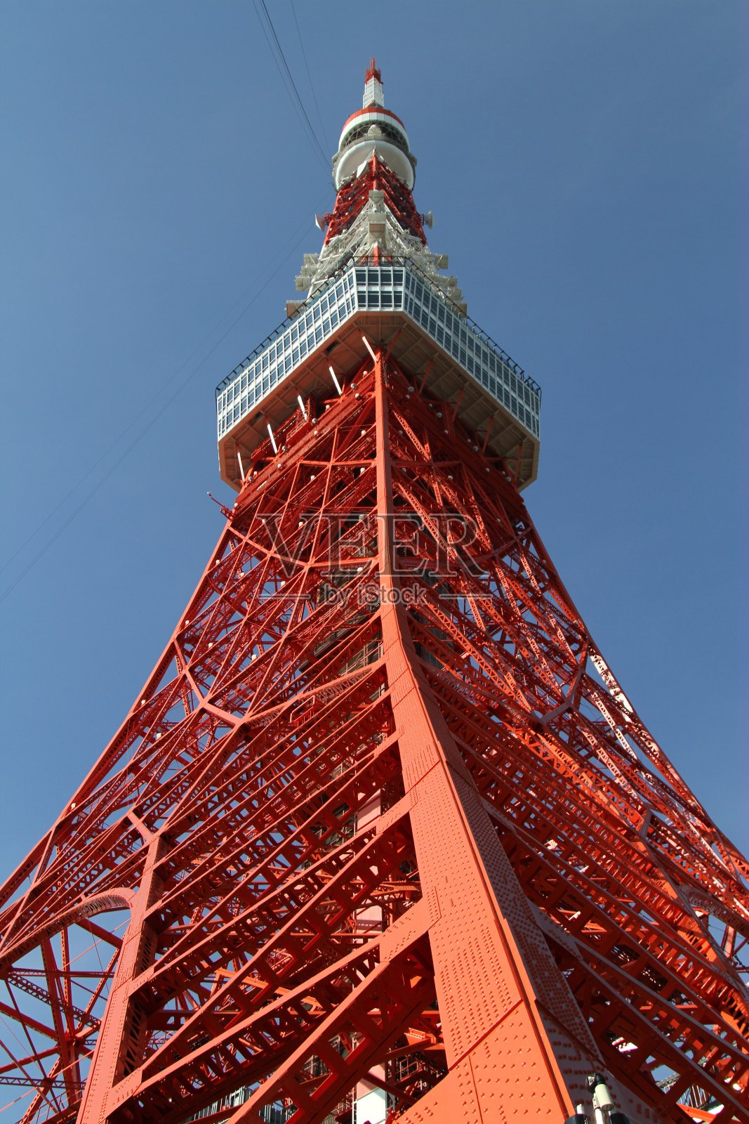 从地面上看东京塔照片摄影图片