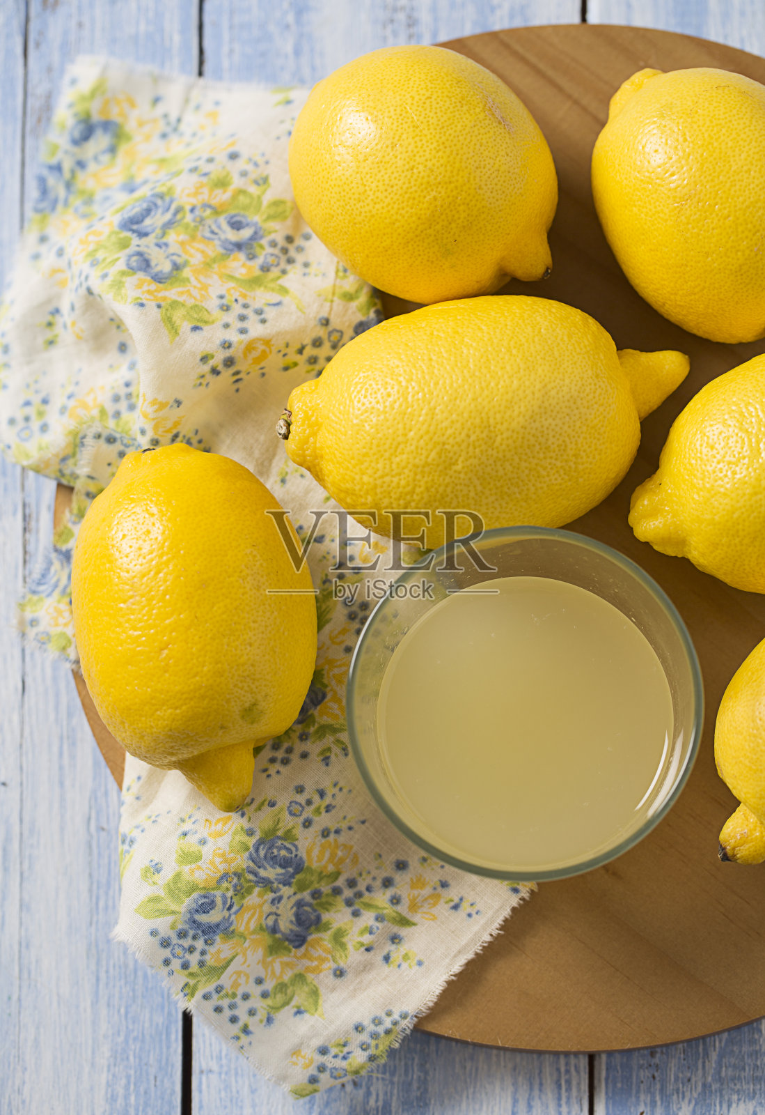 鲜榨柠檬汁照片摄影图片