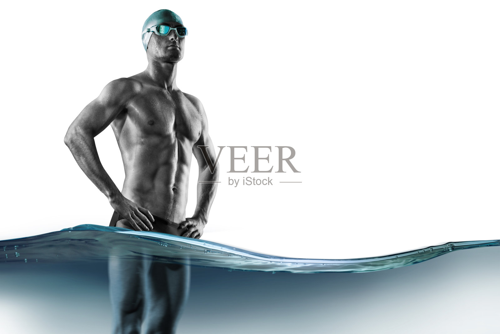 运动背景。年轻的游泳运动员站在水里。孤立在白色的。黑白图像照片摄影图片