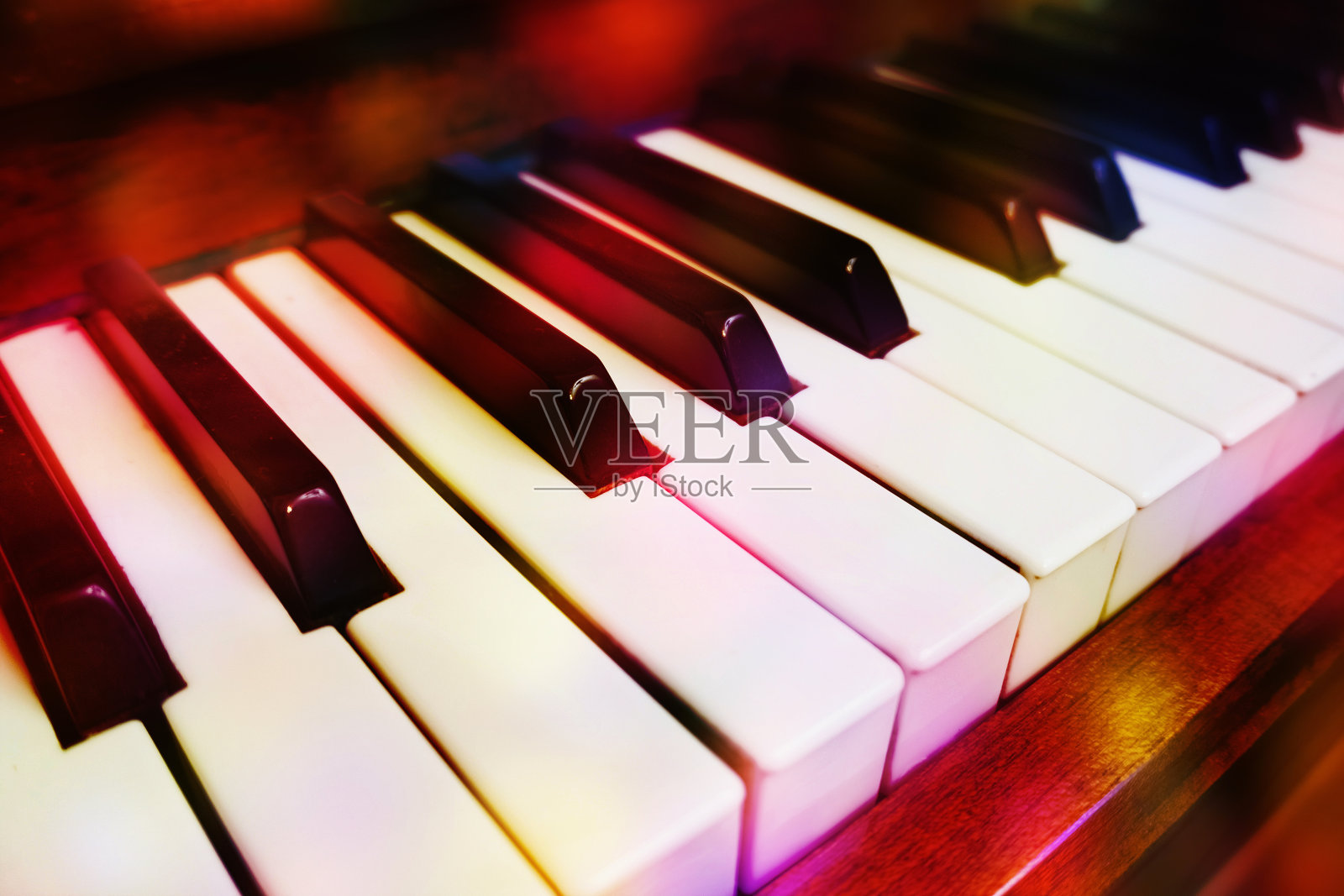透视色彩角度钢琴键照片摄影图片