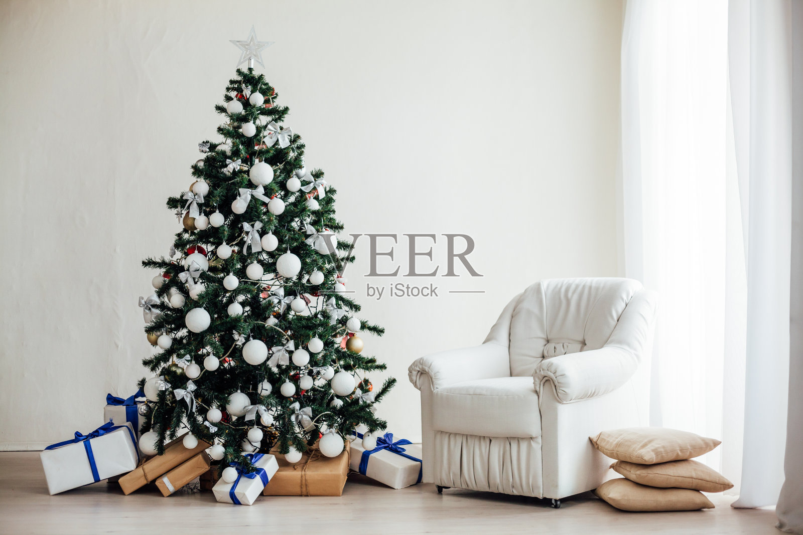 圣诞和新年礼物圣诞树装饰照片摄影图片