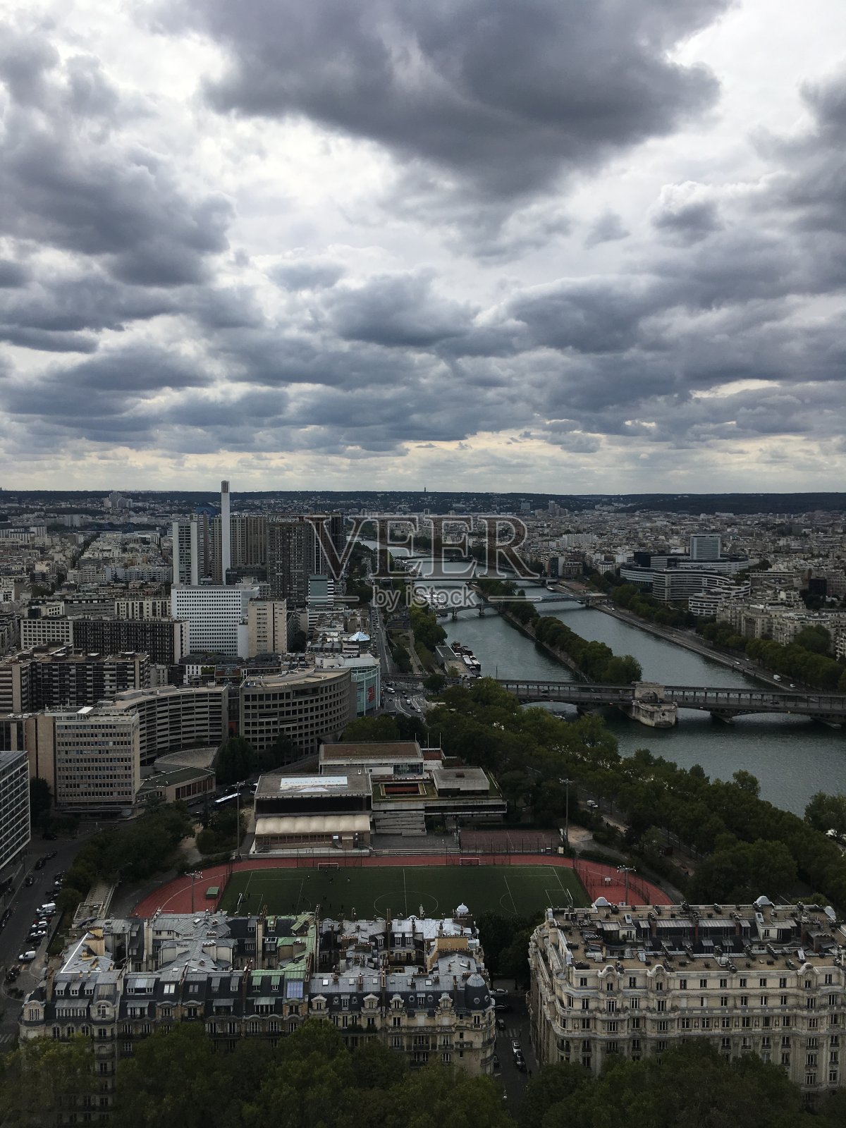 法国巴黎埃菲尔铁塔全景照片摄影图片