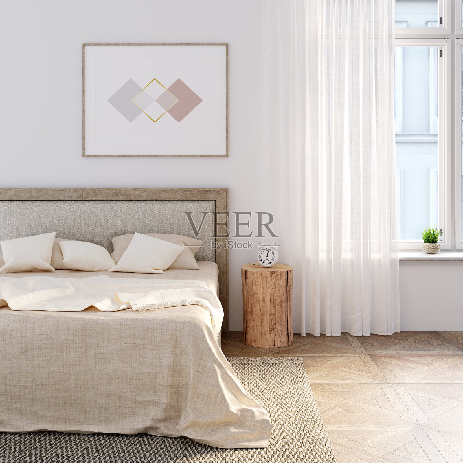 白色的卧室，床上放着天然亚麻布，床头板上方是水平的海报。一只闹钟放在床和一扇挂着亚麻窗帘的窗户之间的树桩上。模型。照片摄影图片