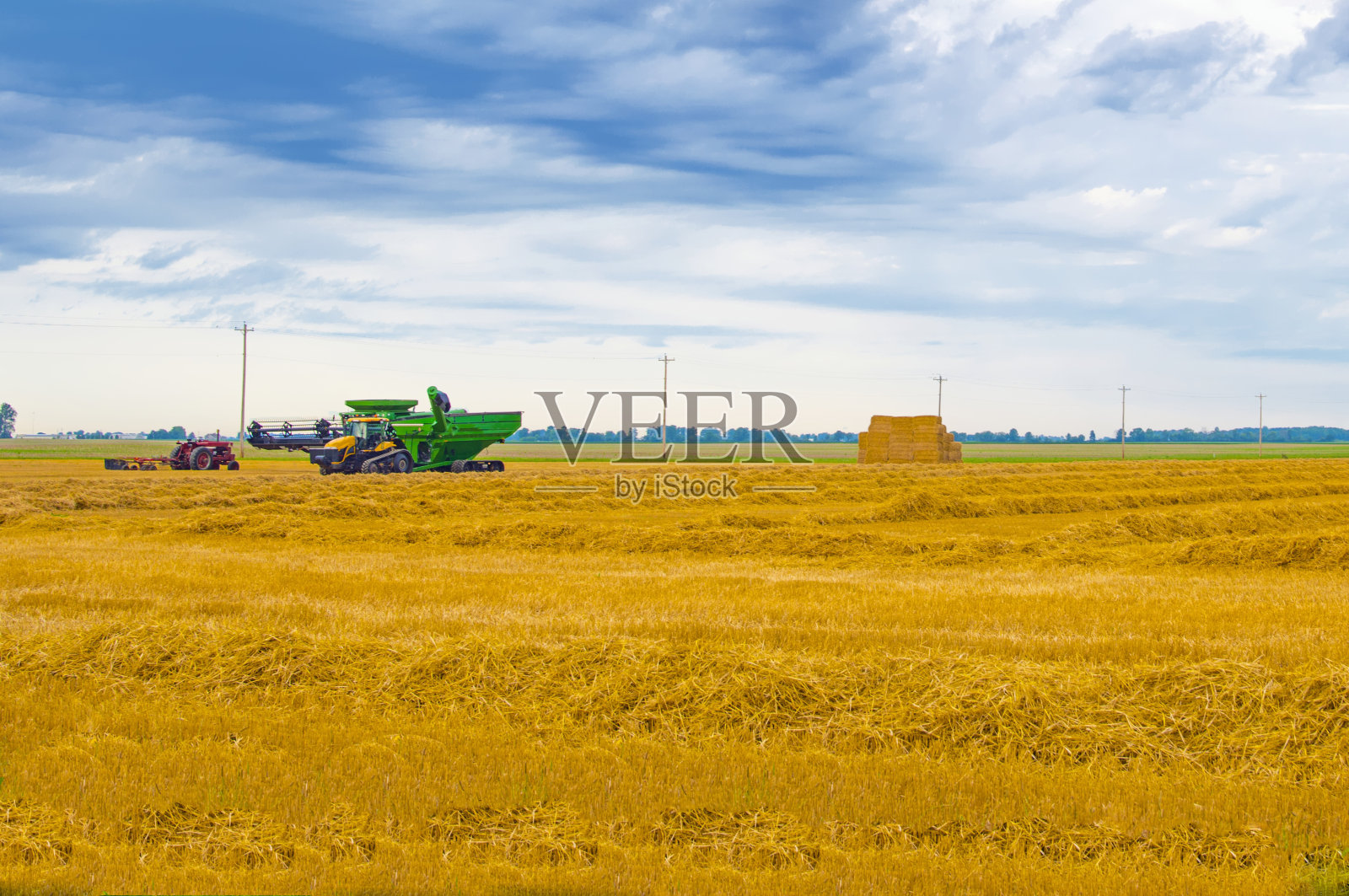 农业设备-小麦秸秆舀桶-印第安纳州蒂普顿县照片摄影图片