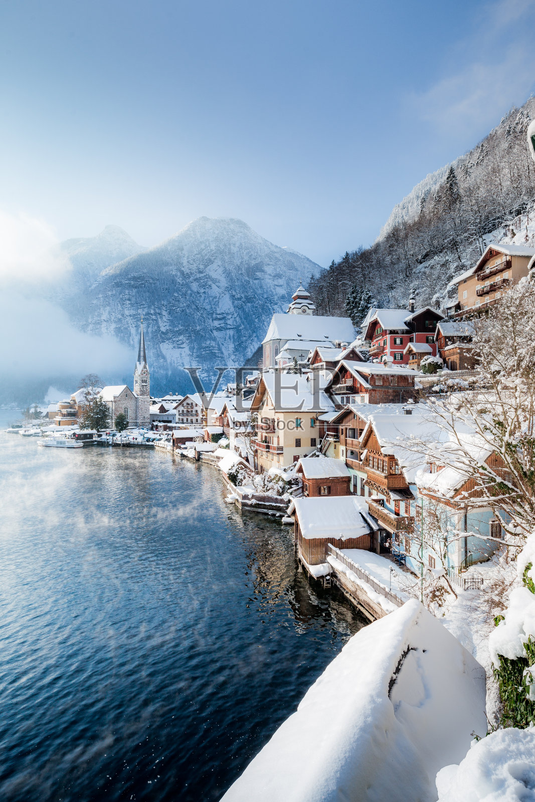 冬季，奥地利萨尔兹卡默古特，哈尔斯塔特的经典景观照片摄影图片