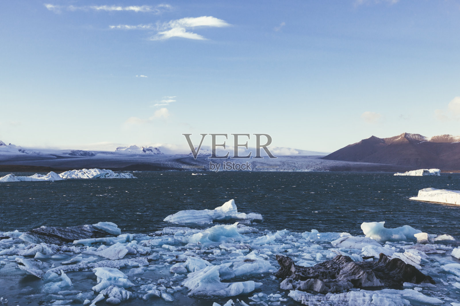 Jökulsárlón冰川泻湖，冰岛照片摄影图片
