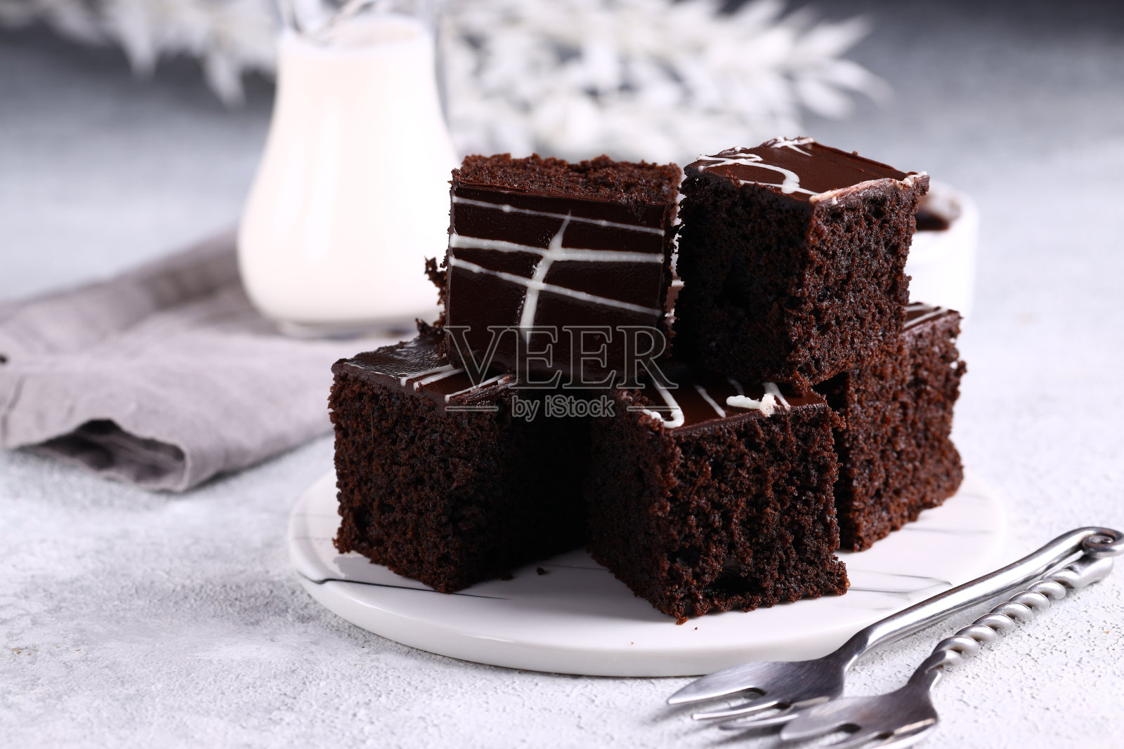 巧克力布朗尼蛋糕照片摄影图片