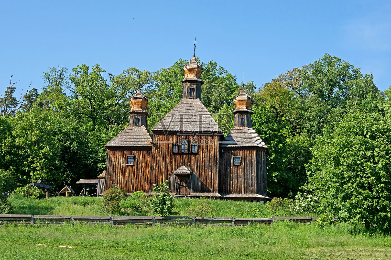 乌克兰基辅附近Pirogovo的老乌克兰教堂照片摄影图片