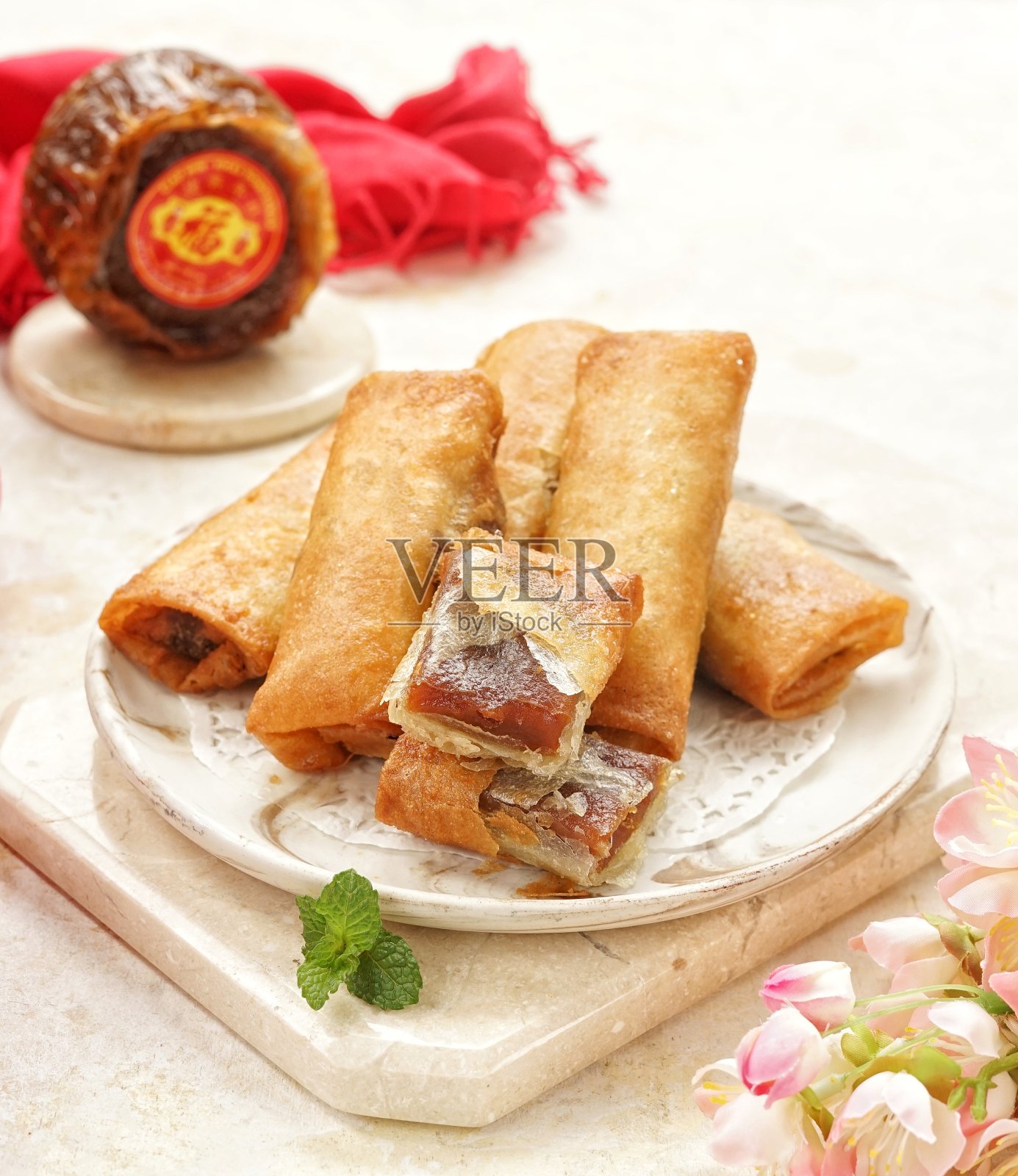 年糕，一种传统的中国小吃。照片摄影图片