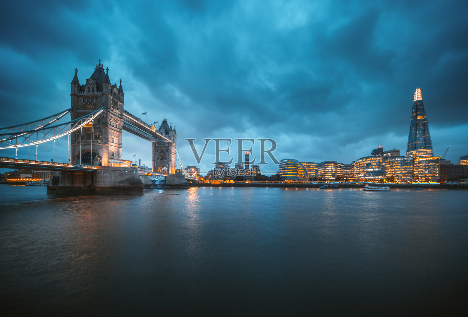 英国伦敦塔桥日落全景图照片摄影图片