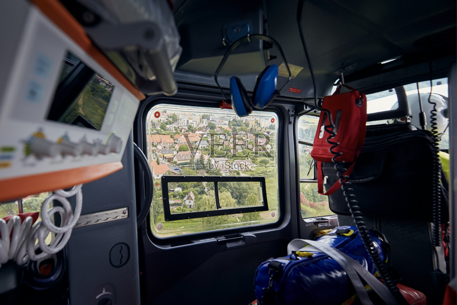 从直升机上观看紧急医疗服务照片摄影图片