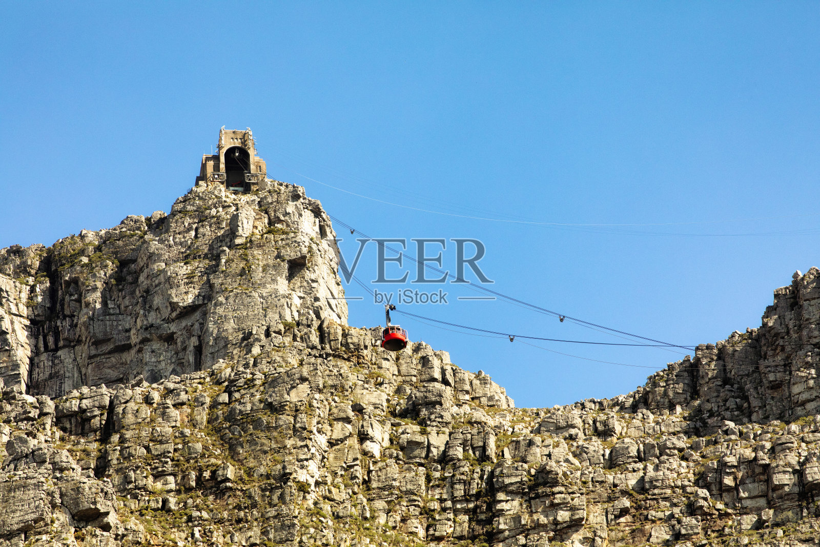 缆车通往南非西开普省开普敦的桌山山顶照片摄影图片