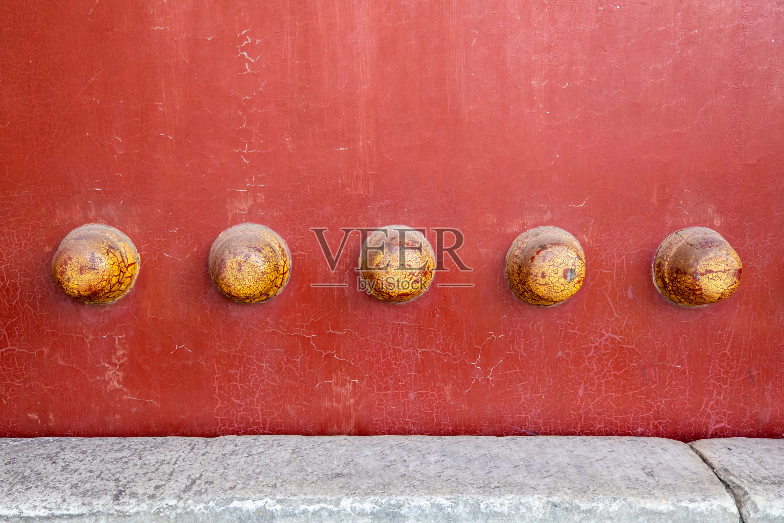 中国北京天坛红漆门的特写。照片摄影图片