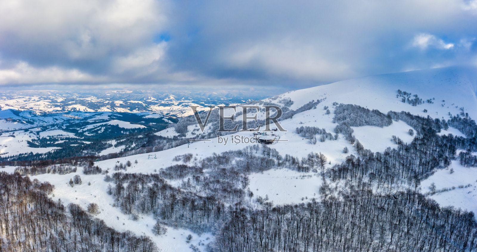 鸟瞰图神秘的冬季景观照片摄影图片