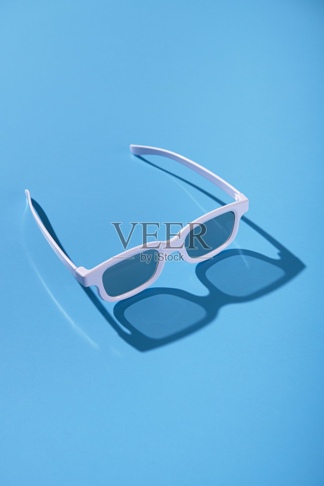 白色塑料3D眼镜照片摄影图片