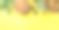 色彩缤纷的夏季女装上的黄色背景，构图广泛素材图片